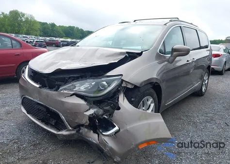 2017 Chrysler Pacifica Touring-L из США, поврежденный, VIN 2C4RC1BG6HR708284